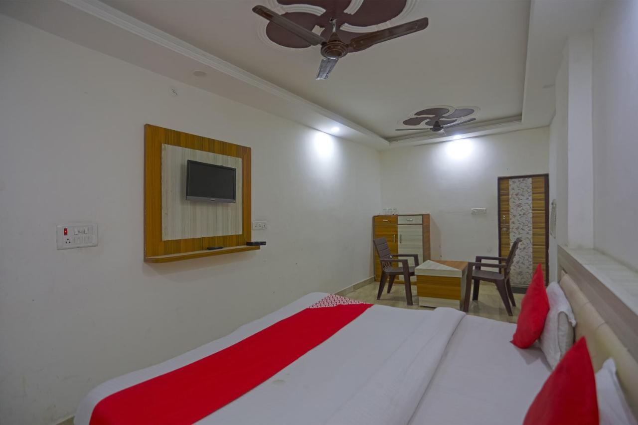 Oyo Flagship 79289 Hotel Grand Keshav Ґазіабад Екстер'єр фото