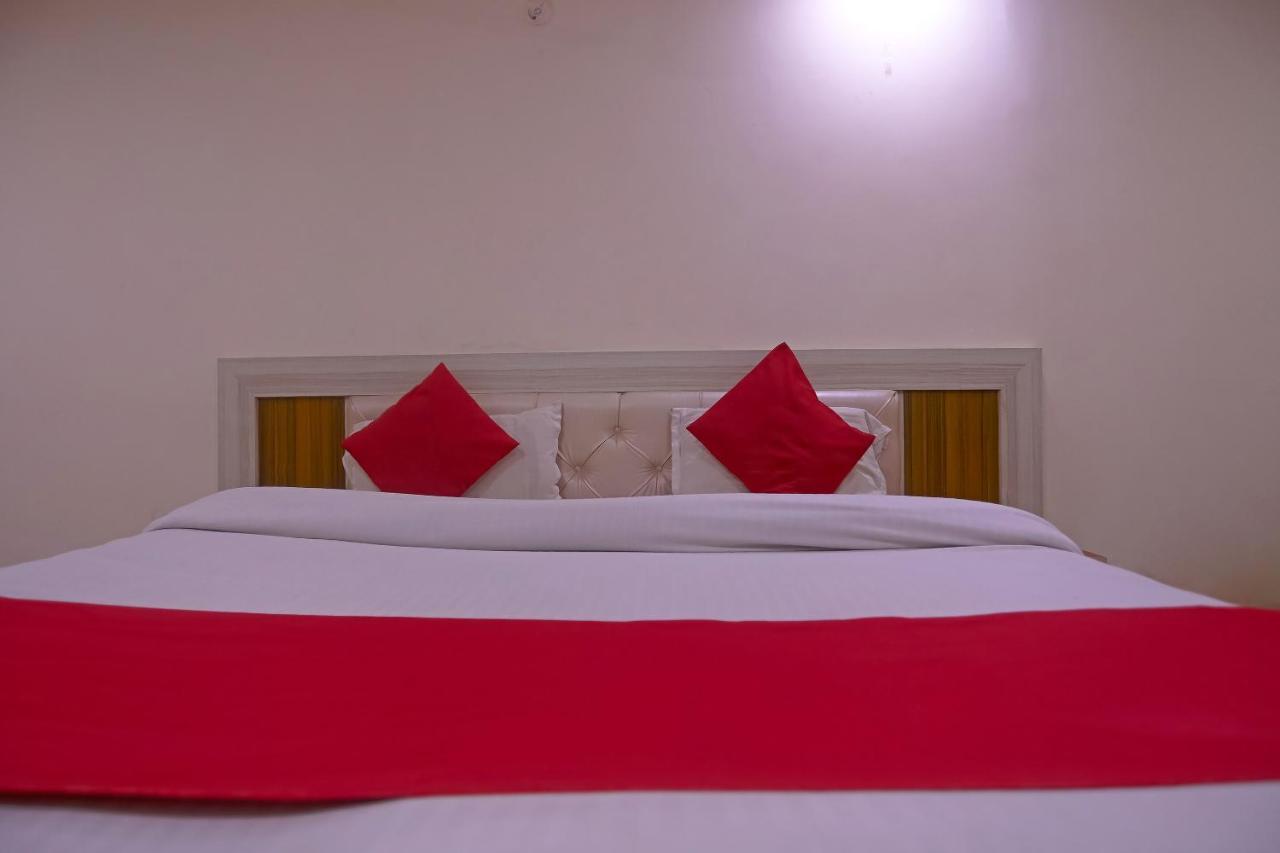 Oyo Flagship 79289 Hotel Grand Keshav Ґазіабад Екстер'єр фото