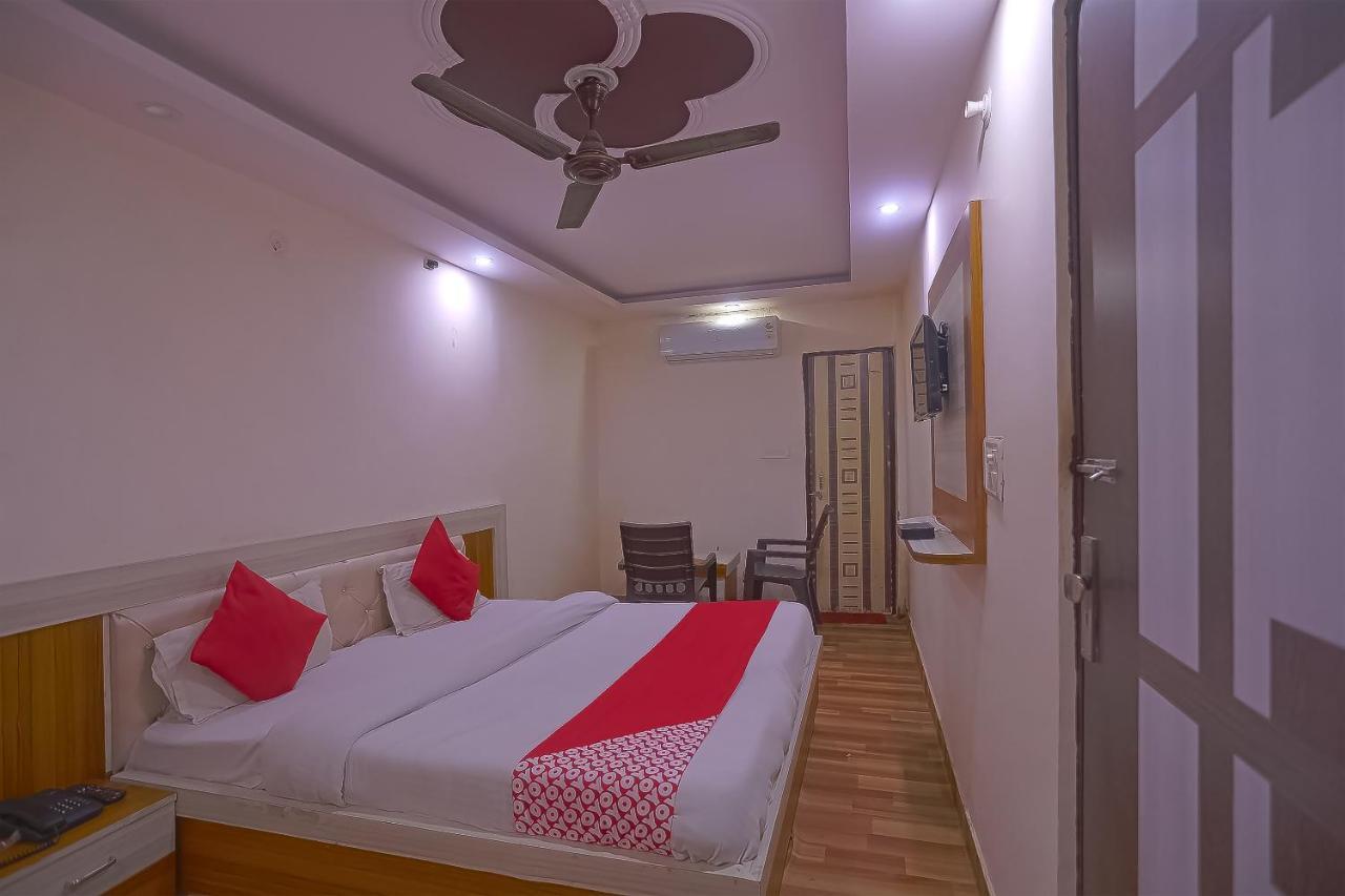 Oyo Flagship 79289 Hotel Grand Keshav Ґазіабад Екстер'єр фото