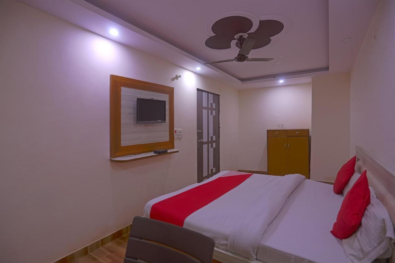 Oyo Flagship 79289 Hotel Grand Keshav Ґазіабад Екстер'єр фото