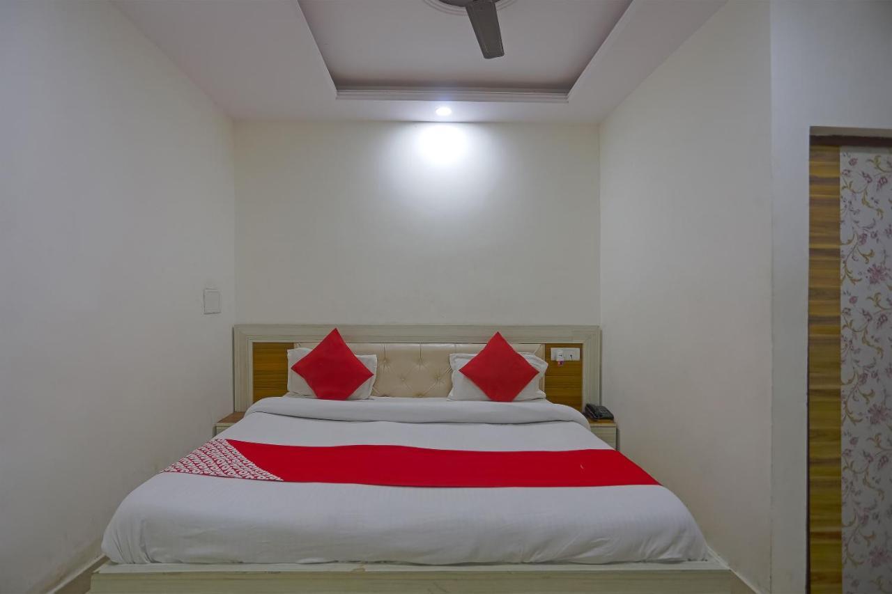 Oyo Flagship 79289 Hotel Grand Keshav Ґазіабад Екстер'єр фото
