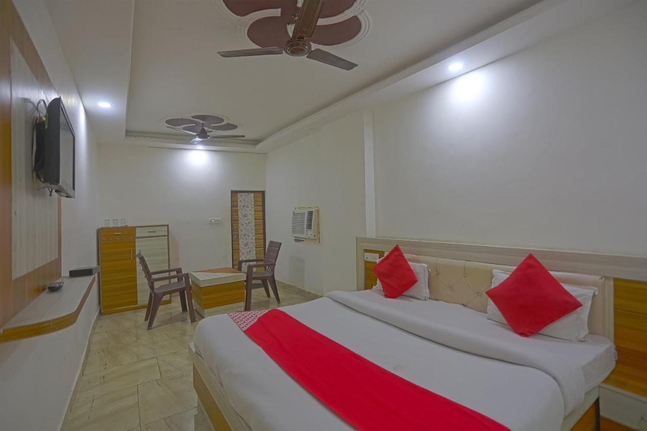Oyo Flagship 79289 Hotel Grand Keshav Ґазіабад Екстер'єр фото