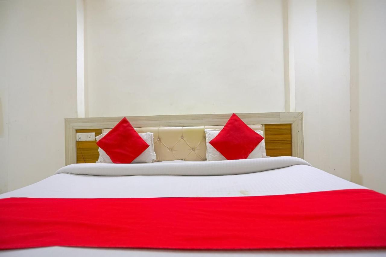 Oyo Flagship 79289 Hotel Grand Keshav Ґазіабад Екстер'єр фото